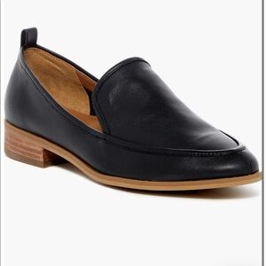 NWT black leather loafer